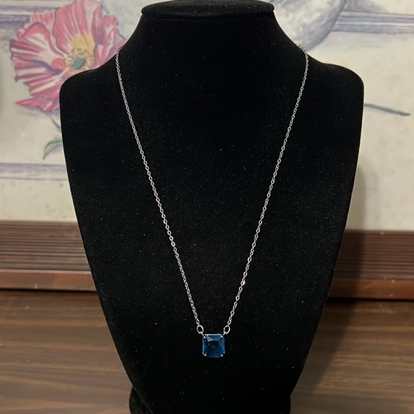 Stainless steel blue stone necklace - Picture 2 of 3